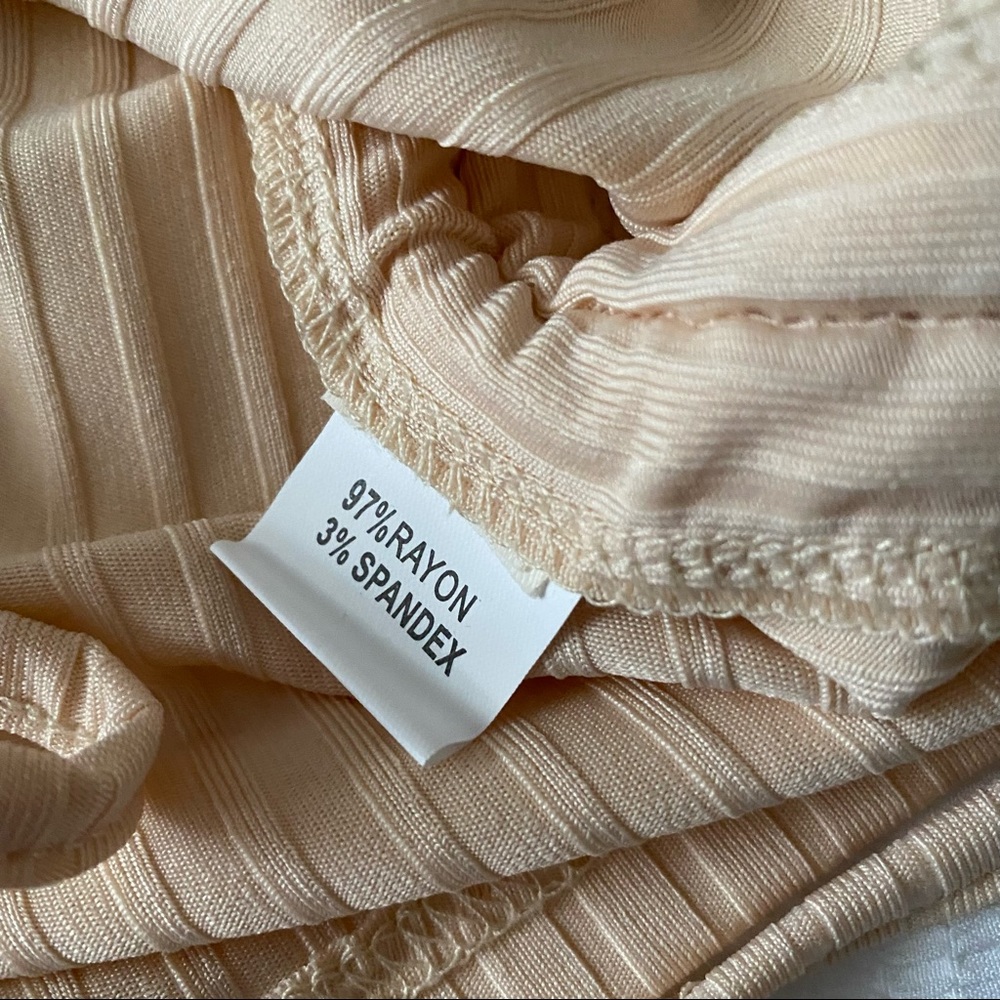 Stretchy Ribbed Ruched Drawstring Side V-Neck Tee - Picture 5 of 7